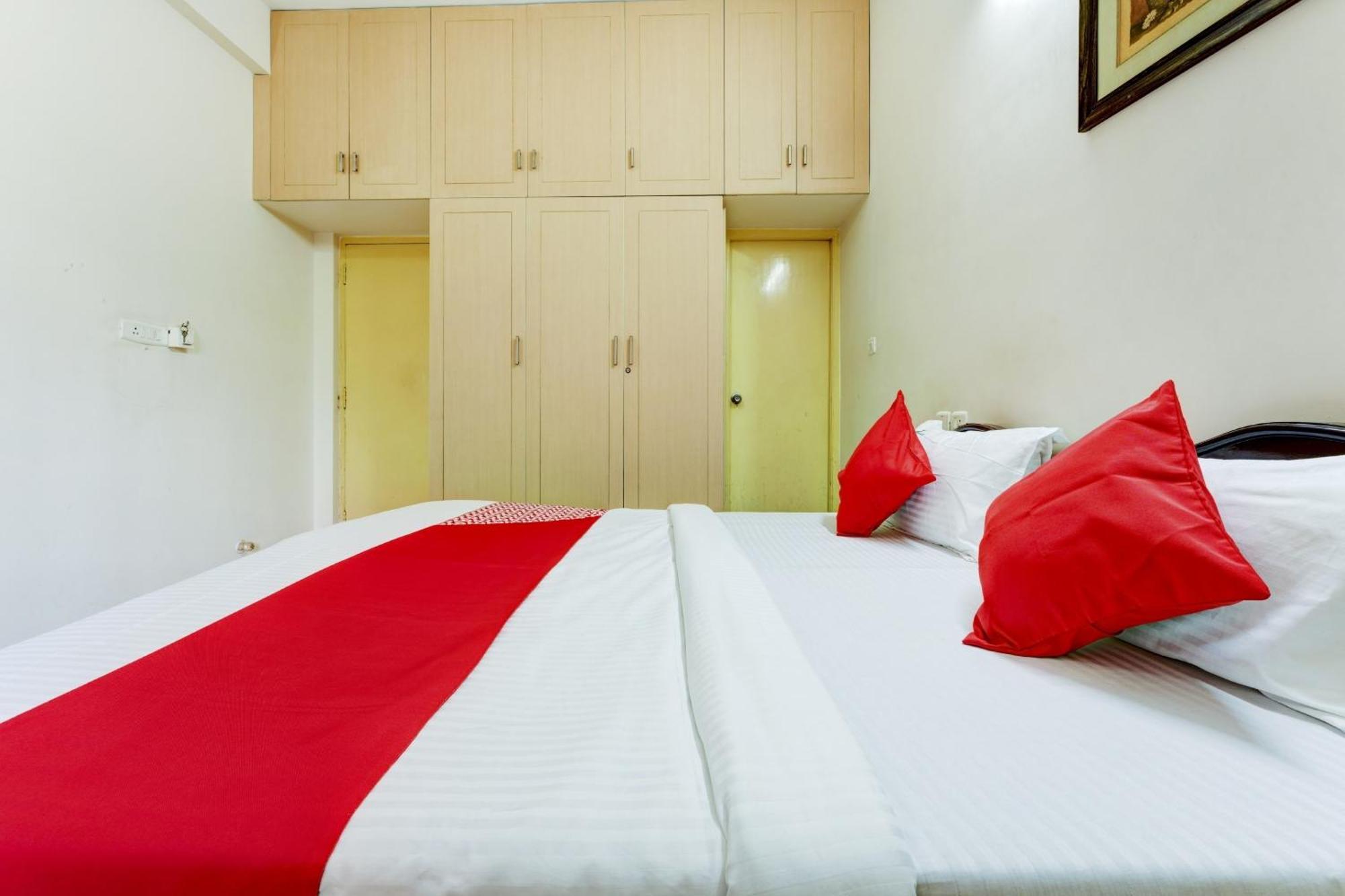 Hotel O J2 Service Apartment Chennai Esterno foto